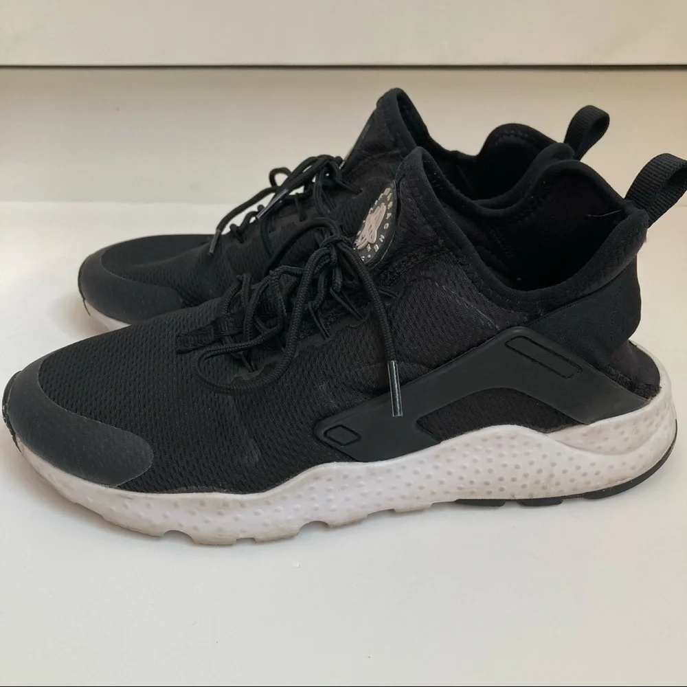 Nike Air Huarache Black Running Shoes Sz 10.5 RN 89151-008